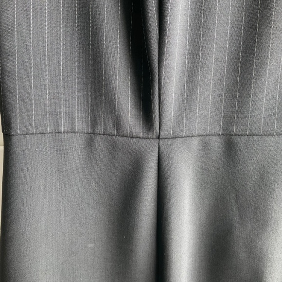 Hugo Boss Stretch Wool Sleeveless Shift Dress Black w/ Chalkstripe Bodic… - Picture 6 of 14